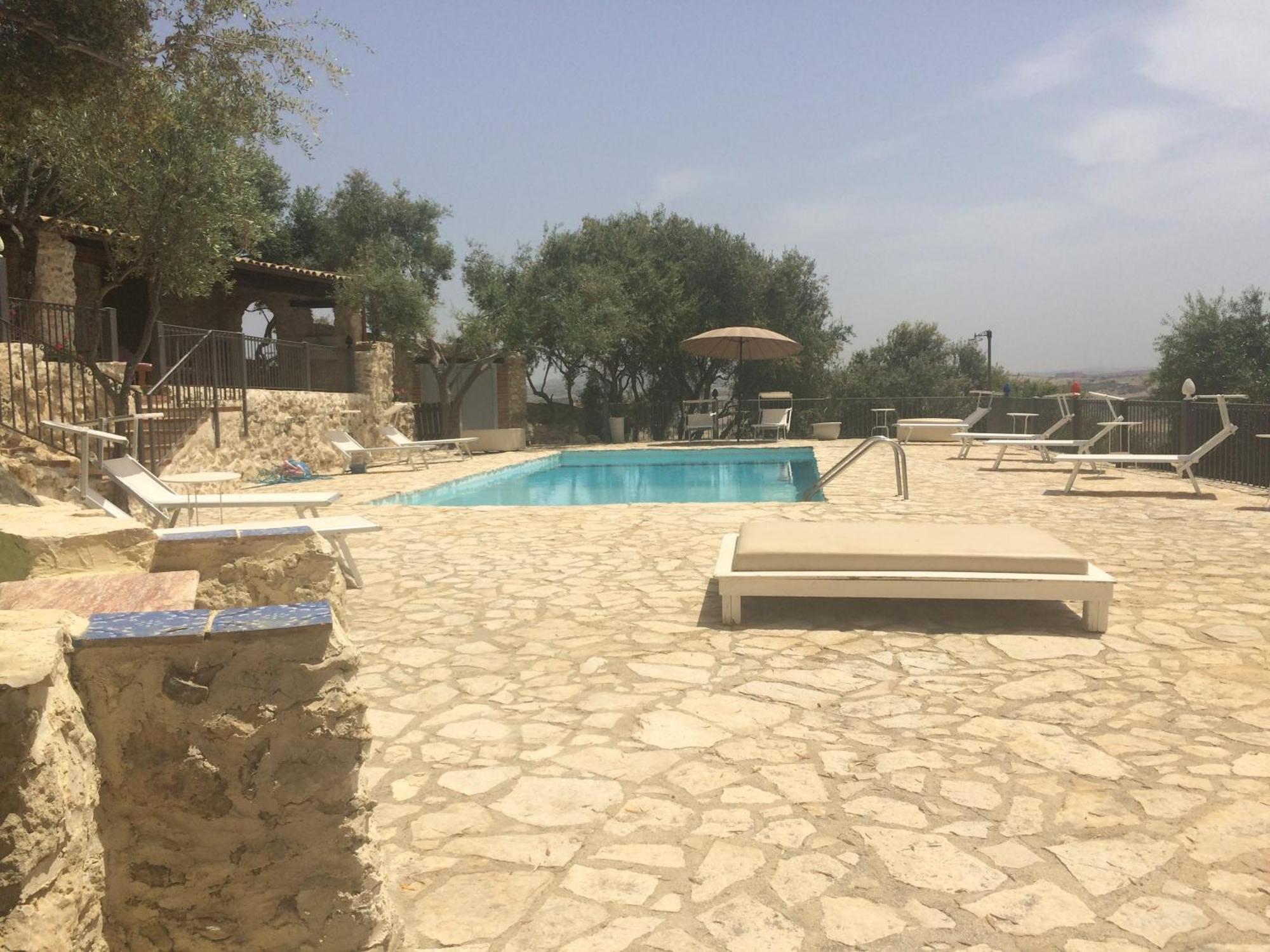 アグリジェント Agriturismo Roba Degli Uliviヴィラ エクステリア 写真