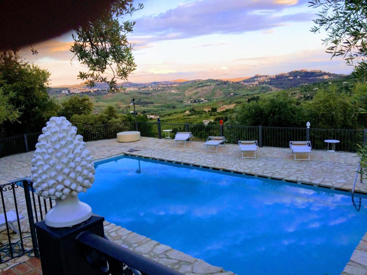 アグリジェント Agriturismo Roba Degli Uliviヴィラ エクステリア 写真